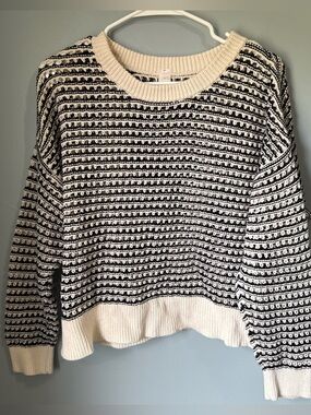 Old Navy Black Knit Sweater Size Large